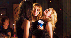 staymileys:  We’re in slow-mo cuz that’s how the hot girls always show up. 