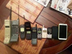 babyshowgirl:  30 Years Of Cell Phones