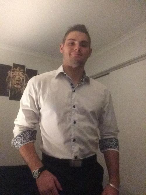 Porn Pics straightdudesexting:  Straight Aussie hunk