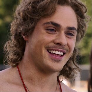 Ever Since Someone Pointed Out That They Have The Same Smile And Look A Bit Alike I Can’t Stop Thinking