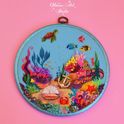 sosuperawesome:Tropical Fish Embroidery HoopsOliness Art Studio on Etsy 