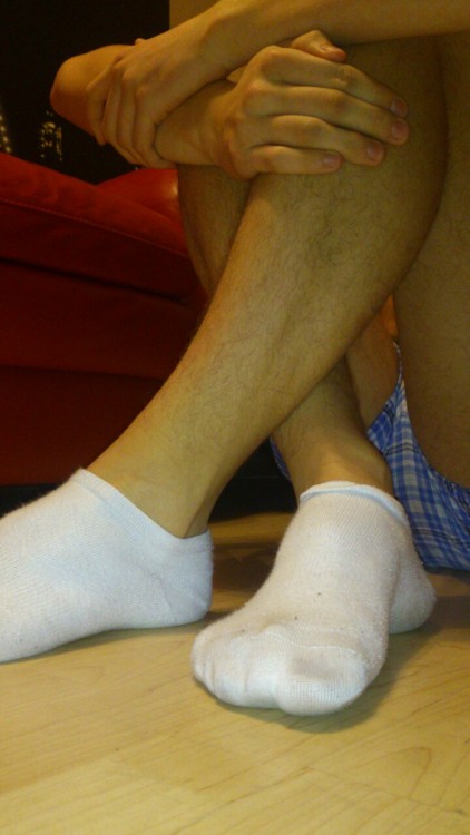 thesockdream: Chilling after a run.. Socks are not dry at all :p