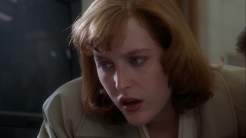 Dana Scully in The X-Files ep 1.23 Roland