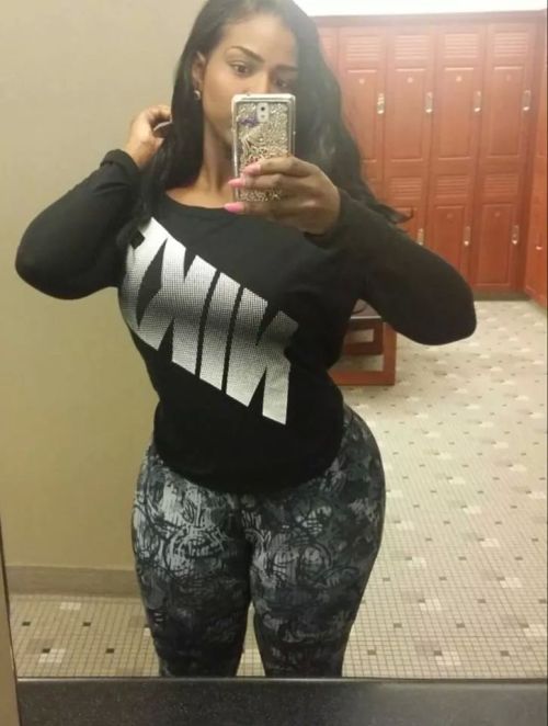 assondeck:  Sent in by a sexy fan wit (A.O.D) #A$$OnDeck