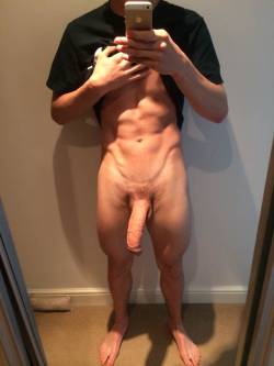 bi-curiousteen:  Aaron Moody (bigwhitecock20) ½