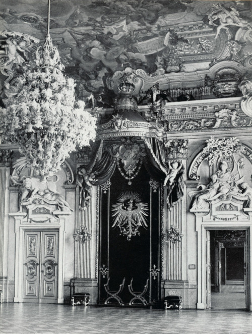 versaillesadness:Throne Room in the Royal porn pictures