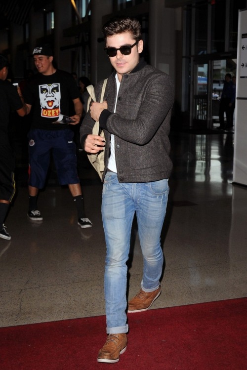 Zac was spotted through the airport LAX in Los Angeles March 7, 2014, while he was taking a flight t