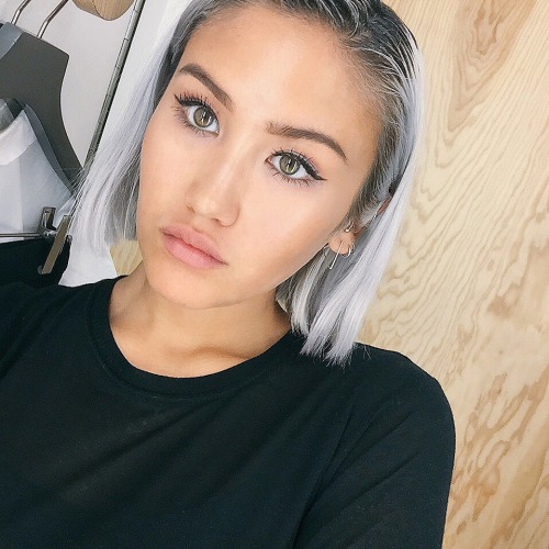 erikakbowes:  Eyeliner on fleeeeeeeeeeeek