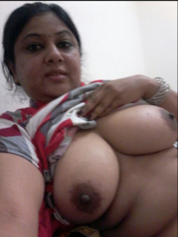 adult18indian:  aunty looks fucking hot in