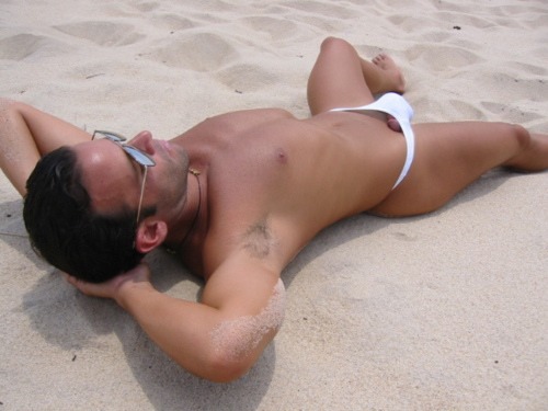 thong-jock:  White thong Wednesday!