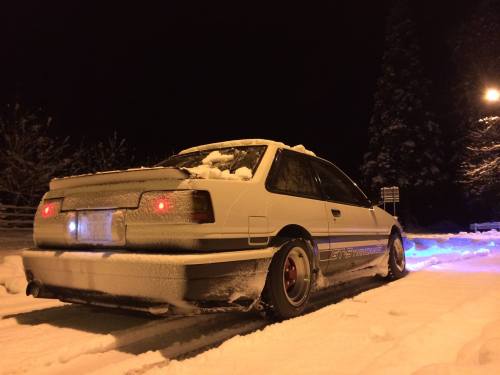 Toyota Corolla AE86 Snow