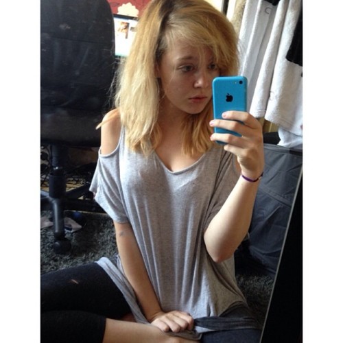 alxledra:  Spending too much time taking selfies 