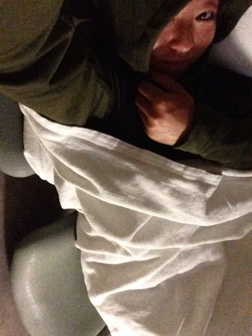 lifeofgorgeouschaos32:  Had to run my sister to the hospital last night for ongoing kidney pain management… Slept over on 3 chairs, freezing my butt off lol. Staying again tonight. I miss my bed lol, but figured a little naughtiness would make the night