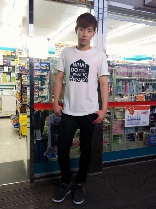 xiumeme:  me: *calls a handyman up* him: