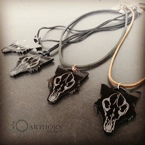 forestsandfoxes: somedeadthings:   This fantastic glossy black necklace was etched
