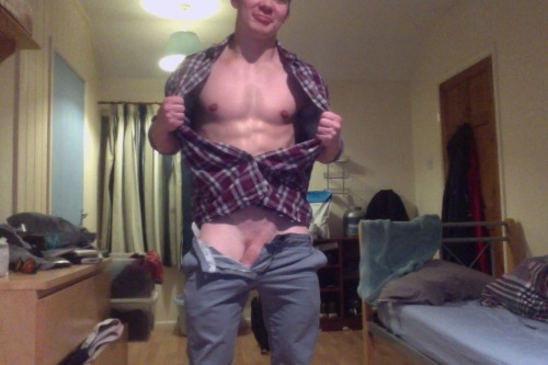 ksufraternitybrother:  HUSBAND MATERIALKSU-Frat Guy: Over 112,000 followers and 71,000 posts.Follow me at: ksufraternitybrother.tumblr.comVote for this site: http://www.bestmaleblogs.com/blogs/14556.html  Damn
