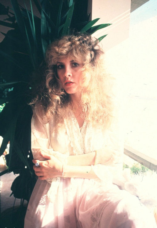 goldduststevie:Stevie photographed by Chris Walter at her home - 1981.