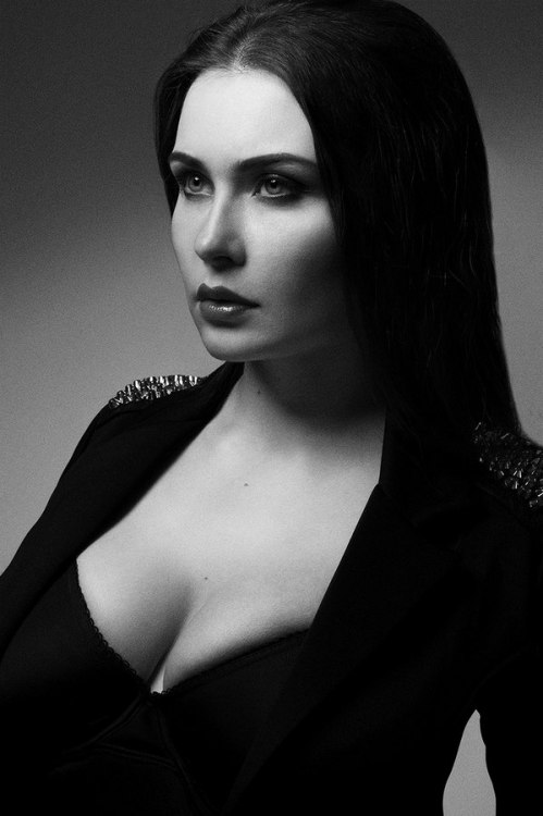 svetlanakashirova: Classy black and white by Viktoriia Kasiian