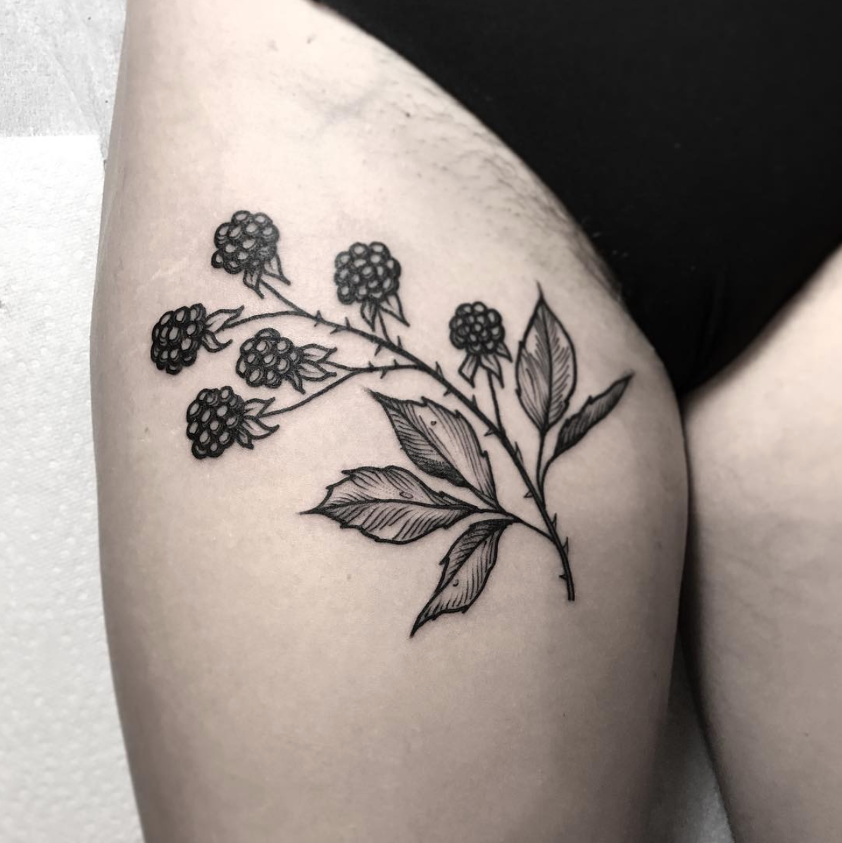 A cute set of berries for Lauren could tattoo these all day everyday   neotradeu ntcollective neotrad ntgallery colourtattoo   Tattoo  ideen Körperkunst