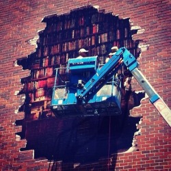 The amazing painting of Curtin University&rsquo;s library wall!