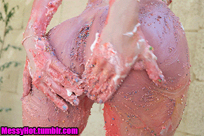 messyhot:  I let it get quiet around here for a little while, but I’ve managed to start finding free time to keep the content coming.  Here’s an outtake from the Lilac Pixie videos that are on their way up in the MessyHot Clips4Sale Store The video
