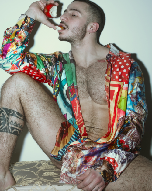 christos:  Paolo Bellucci by Marco Ovando – LOVE/SEXO