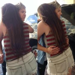 1dupdatesandnews:  Niall with a fan - 06.27.13 x 