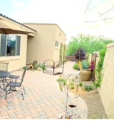 Southwestern Landscape - Pathway Inspiration For A Medium-sized, Drought-tolerant, Partially Sun-facing