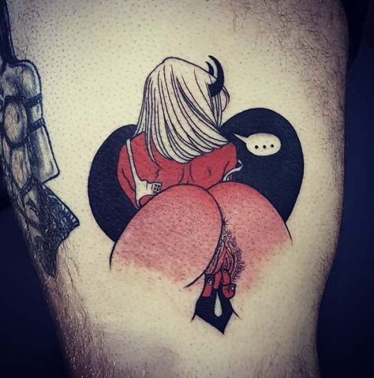 painfullypainless:  Tattoo by Onnie O’Leary 