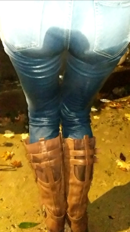 wetscarlet511:   No way to hide my accident in these jeans!! https://clips4sale.com/131081/wet-scarlet/cide25d1c4a2117a5e3c0e2fb569c 