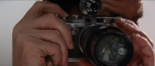 Chinatown (1974) dir. by Roman Polanski.Neonoir journalism, Nicholson with a nose plaster, Polanski 