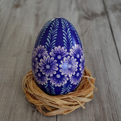 lamus-dworski: Various pisanki (Polish decorated Easter eggs).  The artist goes by a nickname F