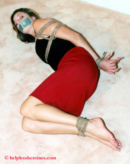 bondagehedgehog:  Samantha Hollister adult photos