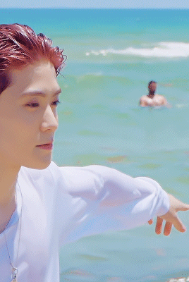 jeongjaehyuns:summer beach boy