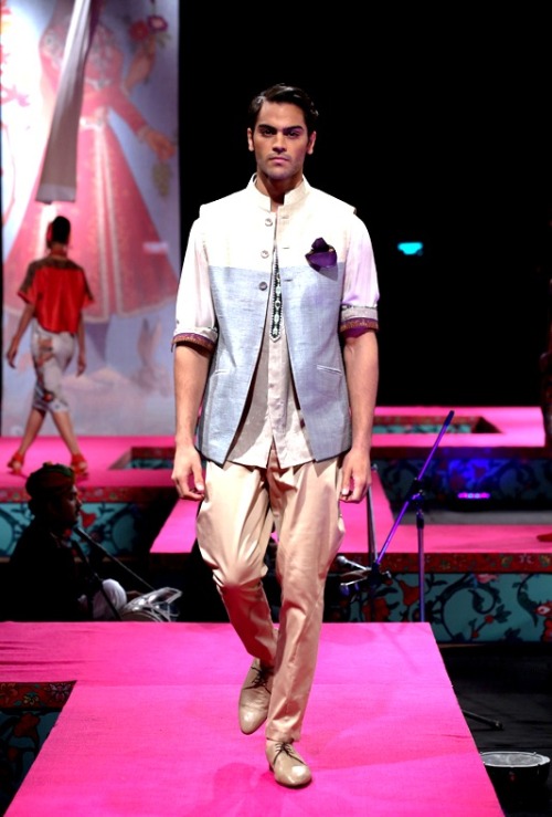 bollywoodishtyle: WIFW SS '15: Highlights of Tarun Tahiliani I: Menswear