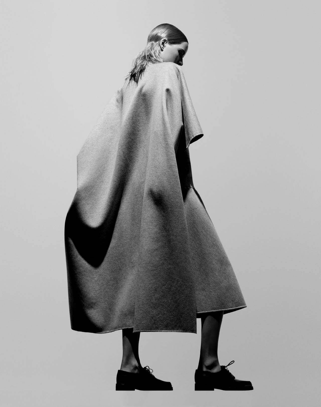 yard-sales:  Daria Strokous para Bergdorf Goodman Magazine Fall 2014 por Robbie Fimmano
