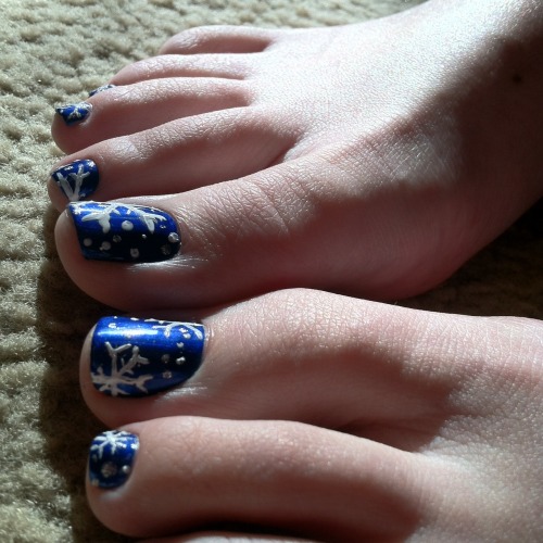 My snowflake pedicure :) hope you like it! There are a few more on my IG and will put up HD ones on 