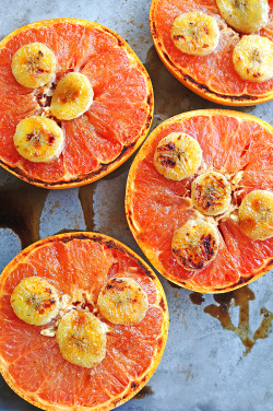 beautifulpicturesofhealthyfood:  Broiled grapefruit with honey and bananas…RECIPE 