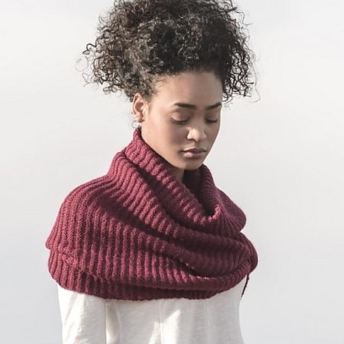 Weldon Wrap Knitting Pattern looks great in any shade of Blue Sky Baby Alpaca Yarn ❤️ Link in bio.