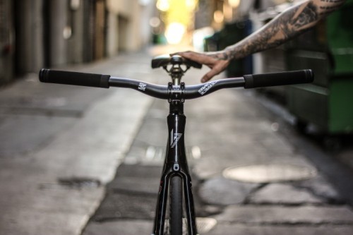 davewellbeloved: Really like this. I’m a big fan ot the GT-style triple diamond frame. (via lockedco