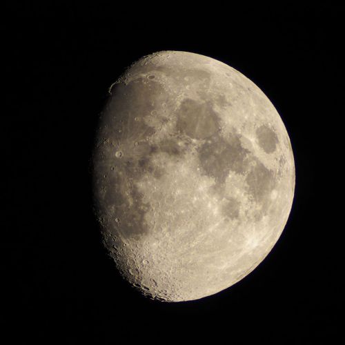 月齢9.8 来週の火曜日が満月です #月 #moon #梅雨明け #天体観測 #天体望遠鏡 #のむっち天文台 (Osaka) https://www.instagram.com/p/CDRR_gdAs