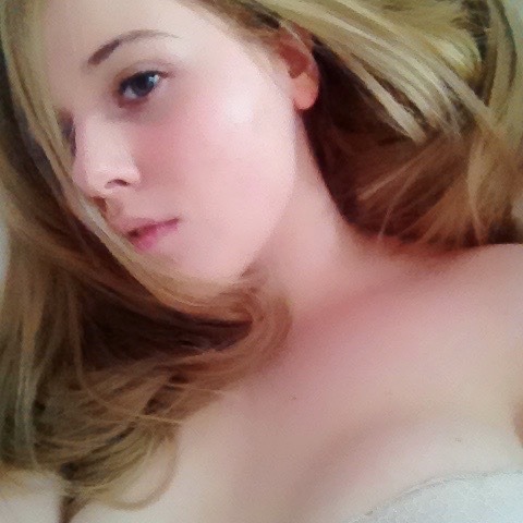 angelic-corpse:  cherub on her cloud