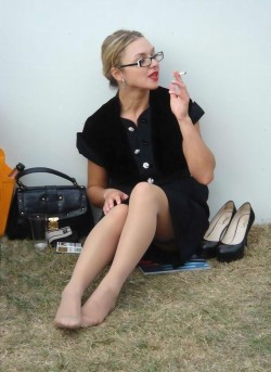 fetish-tights:  More than 10 000  #pantyhose pics : http://tights-fetish.blogspot.com #collants #strumpfhose