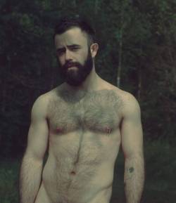 sweatyhairylickable:  http://sweatyhairylickable.tumblr.com for more hairy sweaty dudes! 
