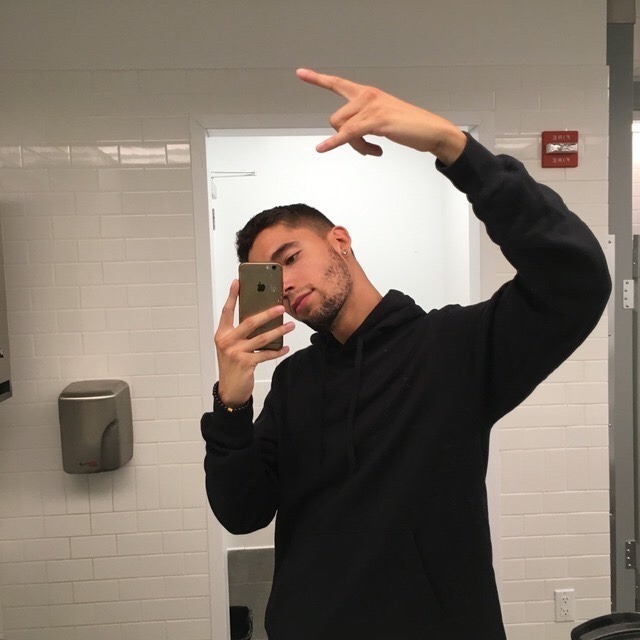 theeexposure:  Handsome with a nice dick😍🤤😜