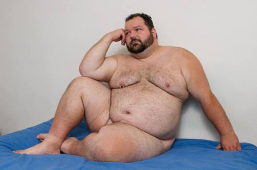 casagordos: chubby-lovers-world: Lovely Delucioso gordo