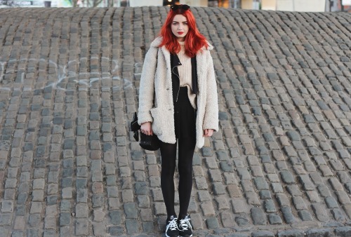 christinasshow: “There is something about Scandinavian girls’ style in opaque tights tha