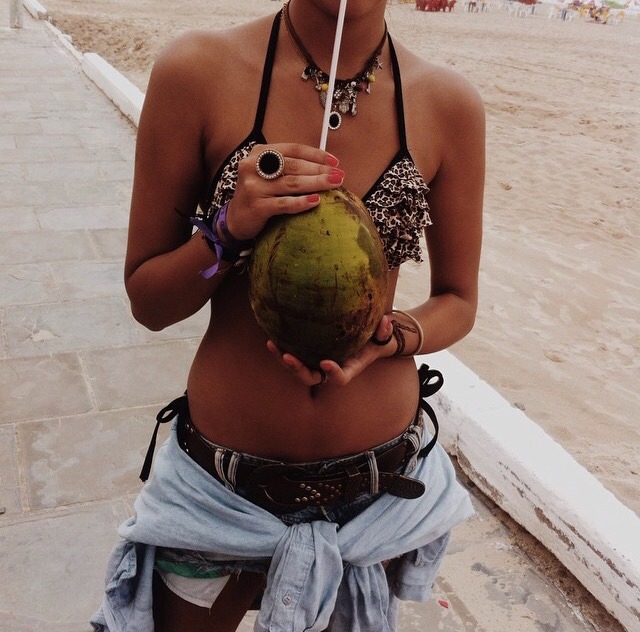kiwi&ndash;twist:   tropical here 