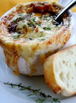 alltheorgasmicfood:  French Onion Soup 