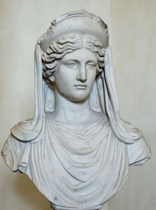 marmarinos:Ancient Roman bust of Demeter from the 2nd century CE, a copy of a Greek original, which 